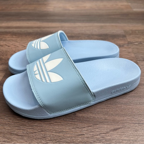 adidas Women's Blue Adilette Slide Sandals Size 6 - Picture 3 of 9